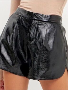 GREY LAB | Black Endless Rose High-Waisted Faux Leather Shorts